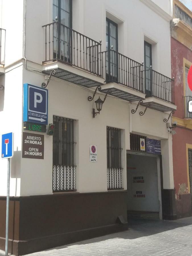 Atico Con Terraza En Alameda De Hercules Seville Exterior photo
